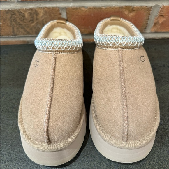 Ugg Tazz SAND Womens - Picture 3 of 9